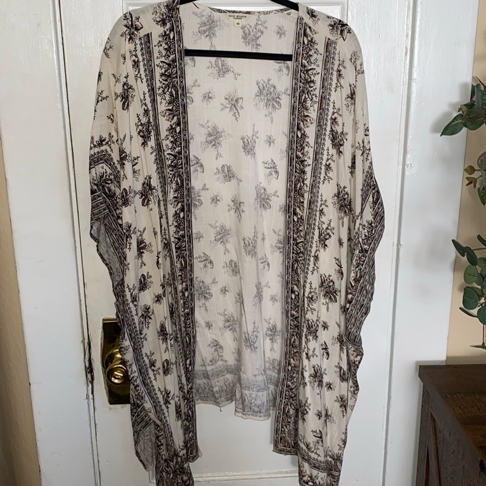 Max Studio Floral Print Boho Shawl Kimono Shrug/Swimsuit Cover-up